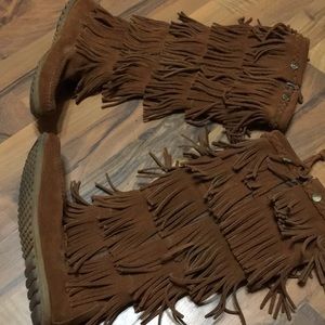 Minnetonka Boots Sz 8
